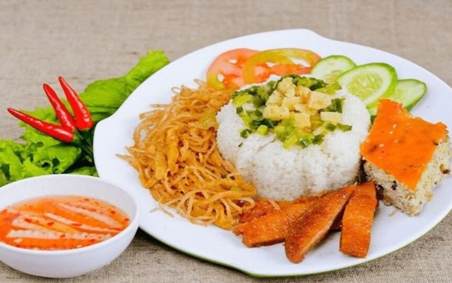LET’S CHAY - Bánh Mì, Xôi & Cơm Tấm Chay - Ngô Tất Tố