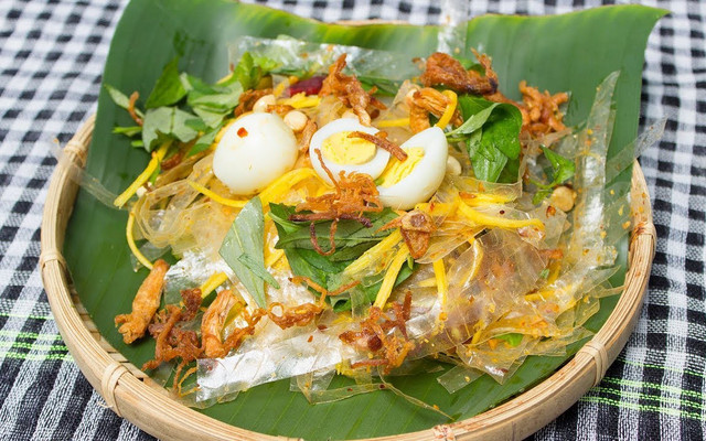 Bánh Tráng Trộn Cô Loan