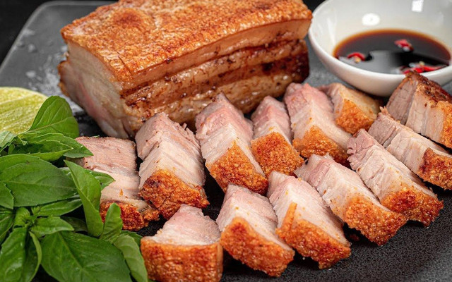 Lò Quay Mạnh Quyền - Chuyên Heo, Gà, Vịt Quay - Nguyễn Thị Minh Khai