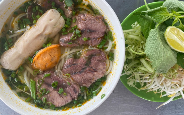 Bún Bò Huế Thiên Vân - Đồ Ăn Sáng - Đường Đông Hưng Thuận 02