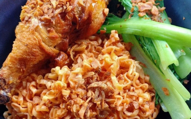 Cơm Gà Xối Mỡ & Mì Xào 686 - Lê Đức Thọ