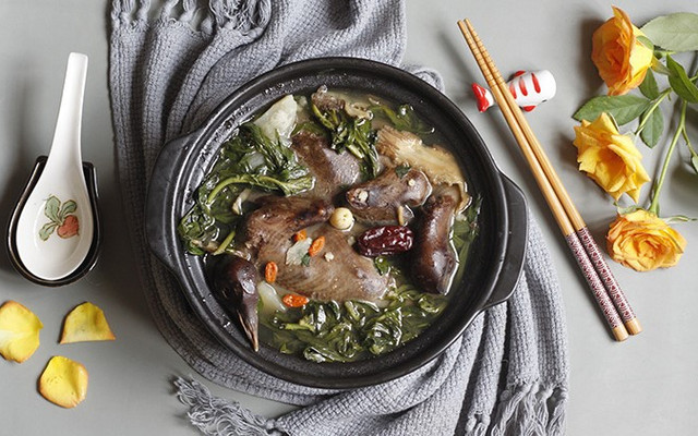 CƠM GÀ HƯƠNG - BỒ CÂU, GÀ ÁC - Cách Mạng Tháng 8