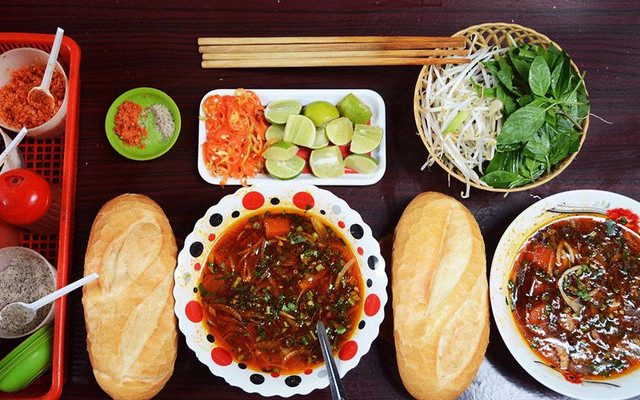 Thanh Tuyền - Bún Bò & Bò Kho