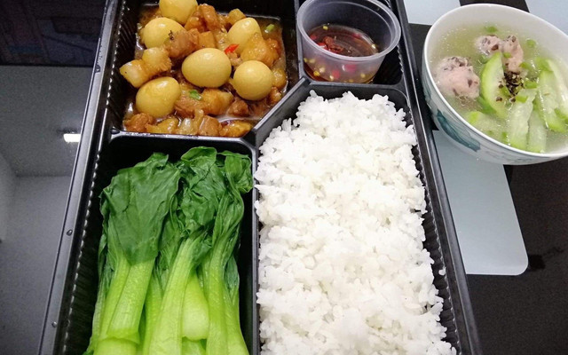 Cỏ Mây - Cơm Văn Phòng & Bún Chả Cá