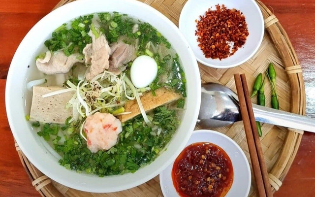 PHỞ BÒ & GÀ BỐ GIÀ