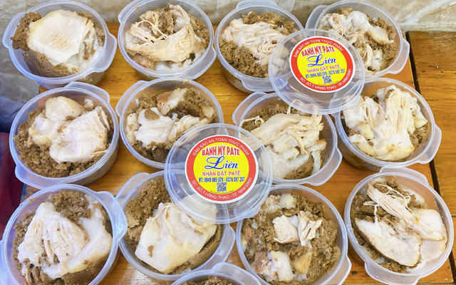 Cô Liên - Bánh Mỳ Pate - Hàng Thao
