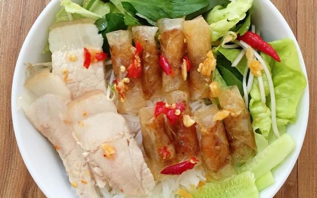 Đặc Sản Bình Định - Gỏi Cuốn & Bánh Gai