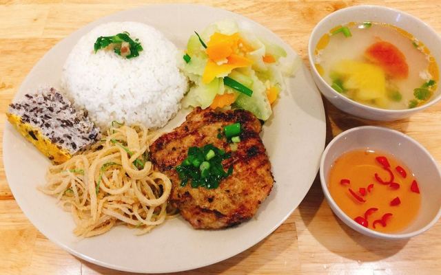 Nhà Kuro - Mì Ý, Hamburger & Cơm Tấm