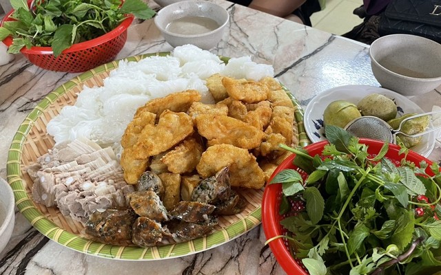 Bún Đậu, Chả Mực & Hải Sản Chợ Cố Đạo - 35 Trần Nhật Duật