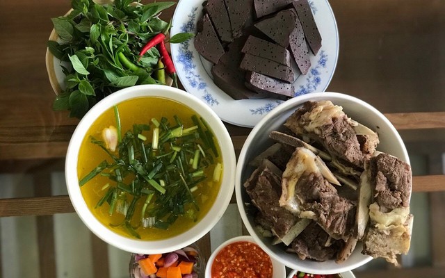 Lẩu Bò Xí Quách & Xương Bò Nóng - Huyền Hà