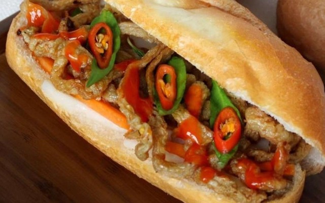 Bánh Mì Chả Cá Nóng Cô Ba CN1 - D5