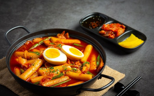 Bếp Nhà Thuỷ - Tokbokki Gà Xốt & Milk Tea