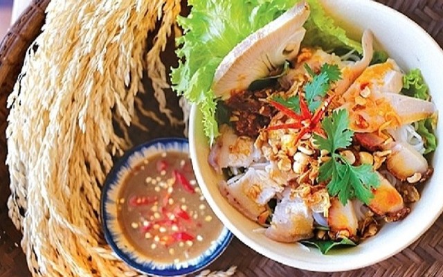 Tiệm Nhà Ri - Bún Mắm Nêm & Trà Trái Cây