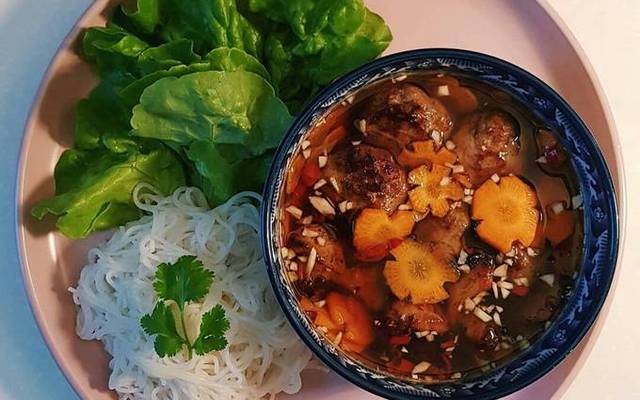 Bún chả Hà Nội - Đinh Thị Tùng