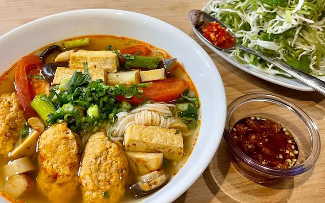 Bún Riêu Chả Cua & Chả Tôm - Ông Ích Khiêm