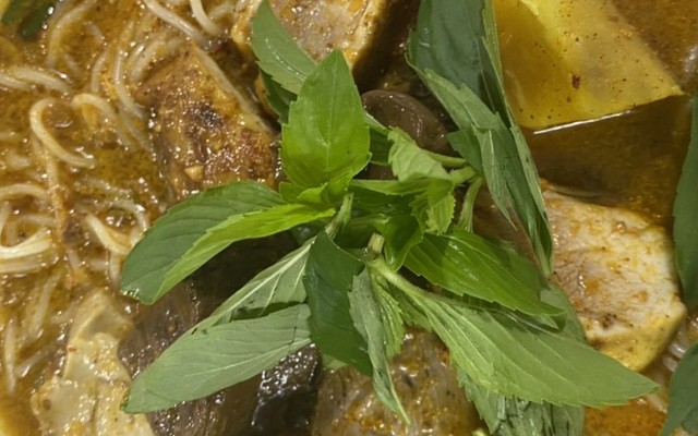 Bún Cà Ri Chà & Bún Riêu Cua - Cô Nga Sở Y Tế Cũ (Dời Vào Hẻm 71)