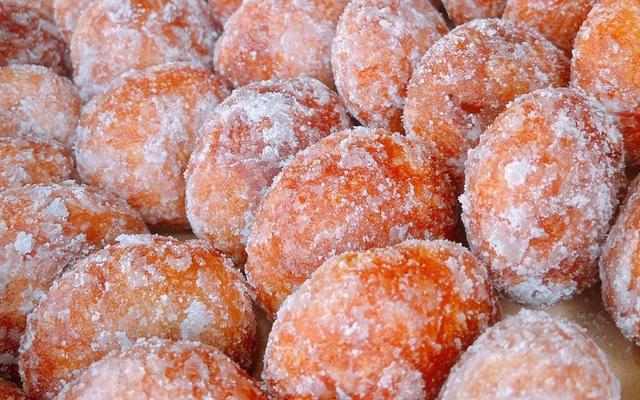 Bánh Rán Cổ Truyền - HK - Trần Cung