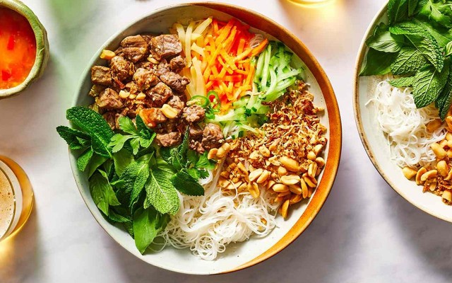 Bún Thịt Nướng Hồ Bá Kiện