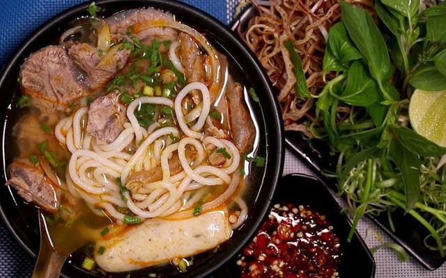 Gánh Bún Bò O Oanh