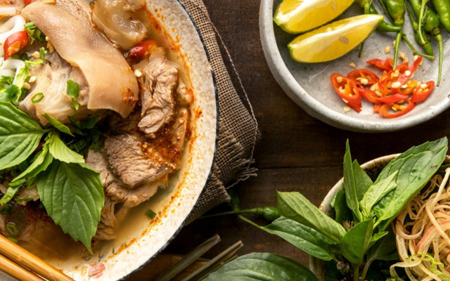 Tài Ký - Cơm Gà Xối Mỡ & Bún Bò Huế