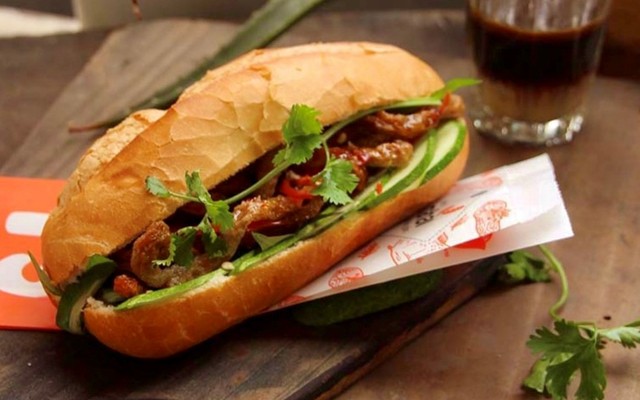 Bánh Mì Chả Cá Má Hải - Bánh Ướt - Cà Phê Kafin - 288 Phạm Ngọc Thạch
