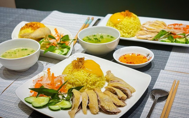 Cơm Gà Nha Trang 79 - Ngõ 81 Hoàng Cầu