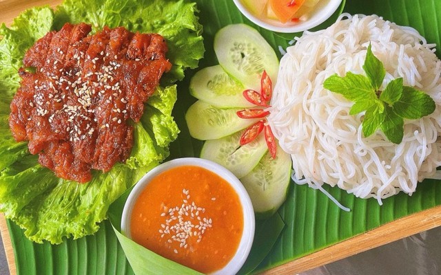 Bún Chả Nướng Bà Thịnh - Số 18, Ngõ 51 Nguyễn Thái Học