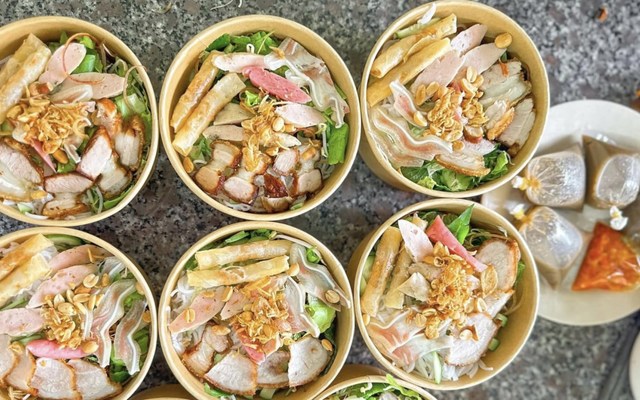 Quán Tiến Nhỏ - 83 Phù Đổng