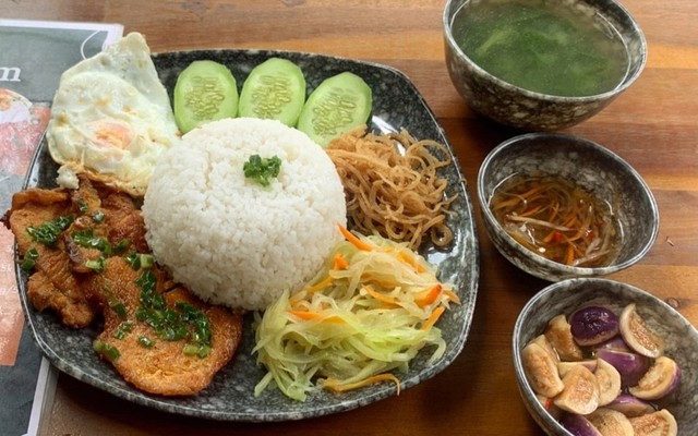 Cơm Tấm Ghiền - Tôn Thất Tùng