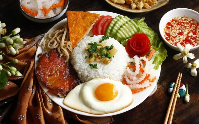 Cơm Tấm Quạt Mo - 678 Nguyễn Thị Định
