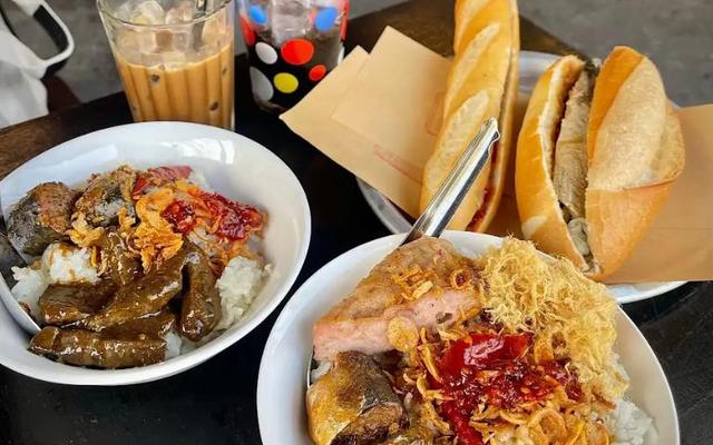 Dân Sinh - Bánh Mì Cá Kho - Điện Biên Phủ
