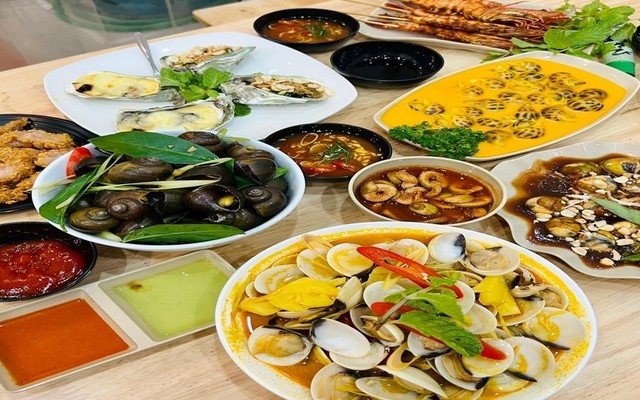 Ốc Phố Sài Gòn - 135 Nguyễn Văn Tuyết