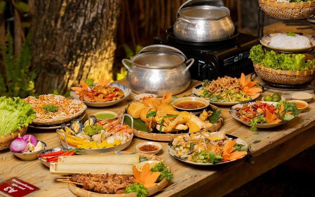 Nhà Mình BBQ & More - Lẩu, Nướng Và Nhậu Lai Rai - 19 Nguyễn Chí Thanh