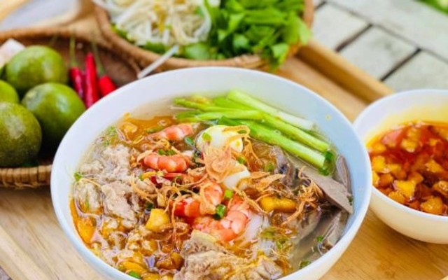 Hủ Tíu Sườn Cô Út Ơi - Đông Hưng Thuận