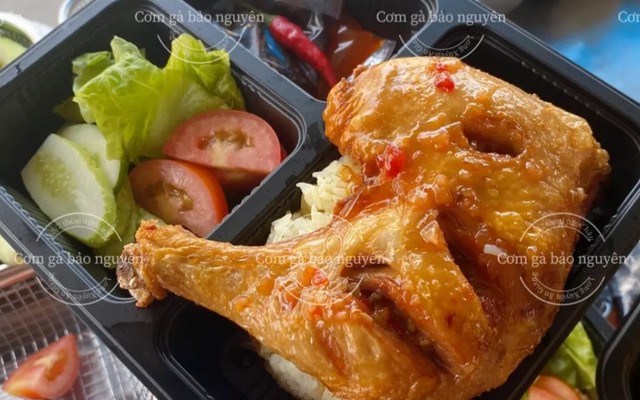 Cơm Gà Xối Mỡ Bảo Nguyên - Lý Thái Tổ