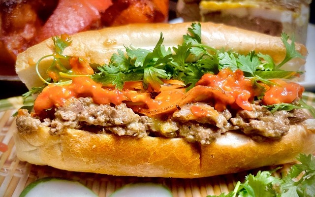 Bếp Bà Tuyết - Pate, Bánh Mỳ Pate & Xôi - 60 Bạch Đằng