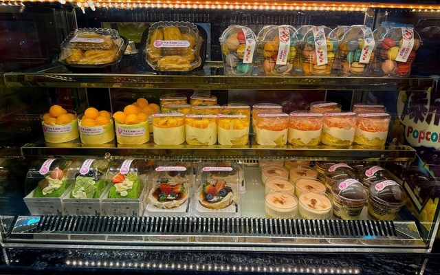 VỢ LÀM Bakery - Bánh Mì, Hamburger & Mì Ý