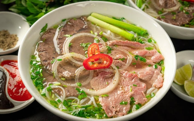 Phở Bò Gia Truyền - 90 Nguyễn Thái Học