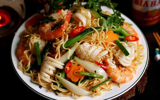 Quyết 37 - Cơm Chiên Mì Xào & Bánh Đồng Xu