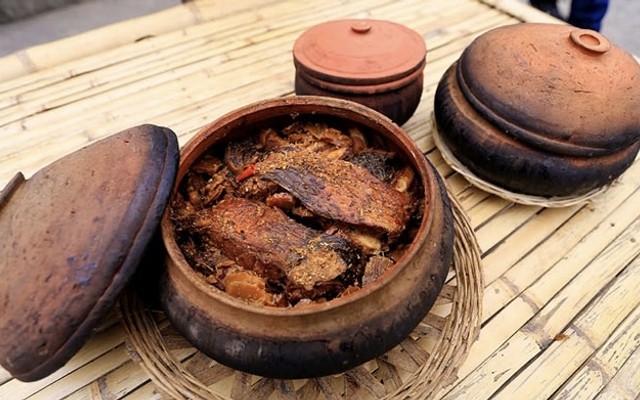 Cá Kho Kiến Thụy - Cá Trắm Kho & Cá Mòi Kho