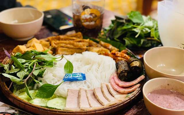 Bún Đậu Mắm Tôm & Lẩu Cô Duyên - 03 Tôn Đức Thắng