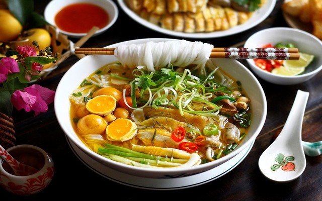 Phở Gà Đông Tảo Quốc Vượng - Phở Gà Đông Tảo & Phở Gà Trộn