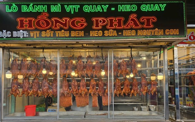 Lò Bánh Mì Vịt Heo Quay Hồng Phát