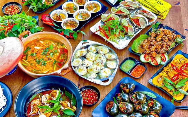 Cơm, Lẩu & Ốc Các Loại - Út 2 Cây Cột