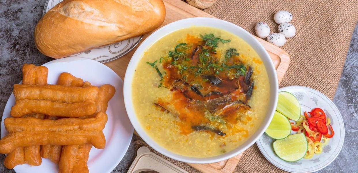 BÁT CHÁO LƯƠN NÓNG HỔI MÀU VÀNG ÓNG HẤP DẪN