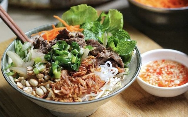 Bún Bò Trộn Bà Béo - 261 Tôn Đức Thắng