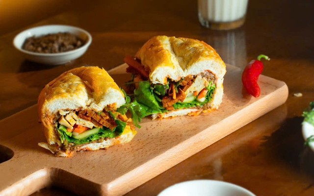 Chay Yêu Thương - Trần Cao Vân