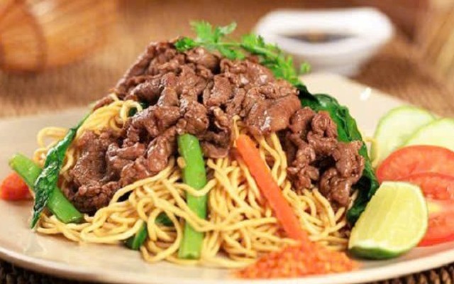 Bếp Ăn Ngon Cubin - Mì Xào Bò, Cá Viên Chiên & Drinks