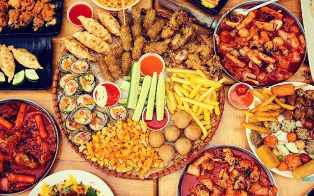 Hẻm Ăn Vặt Cô Sương