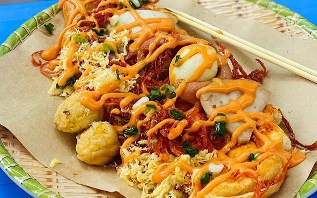 Bánh Mì Muối Ớt - Nem Khoai